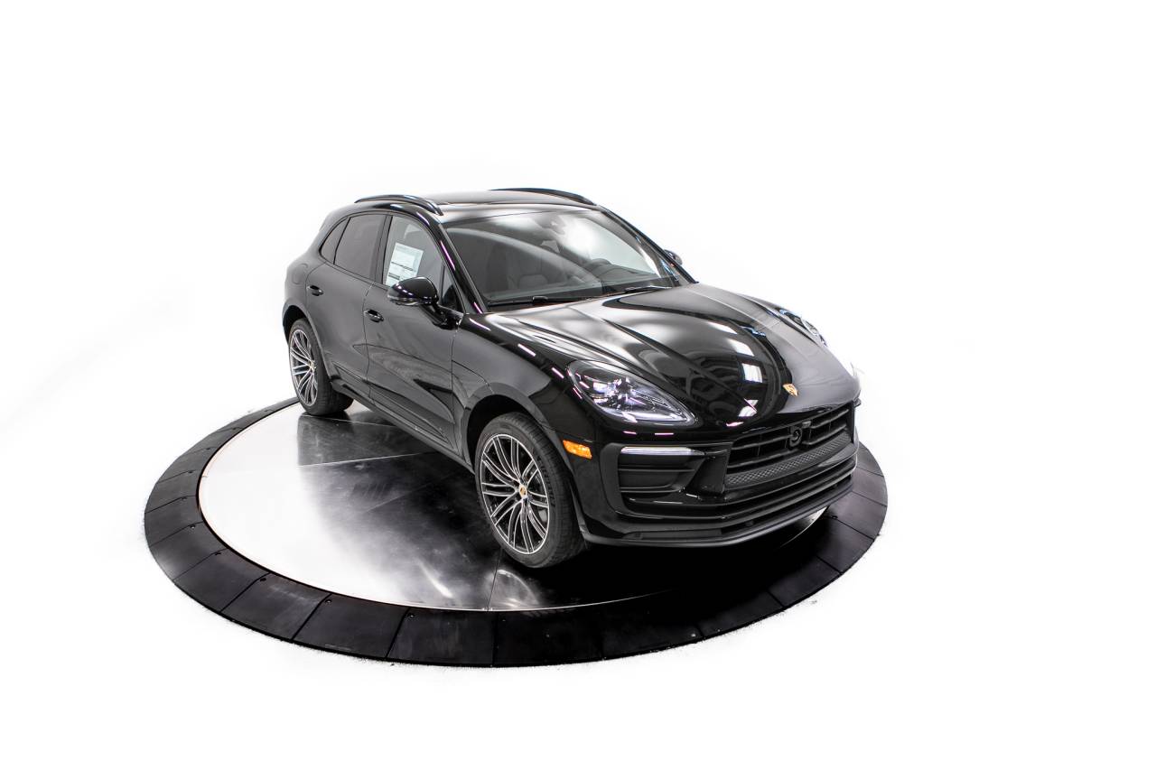 Thumbnail: 2026 Porsche Macan - 19