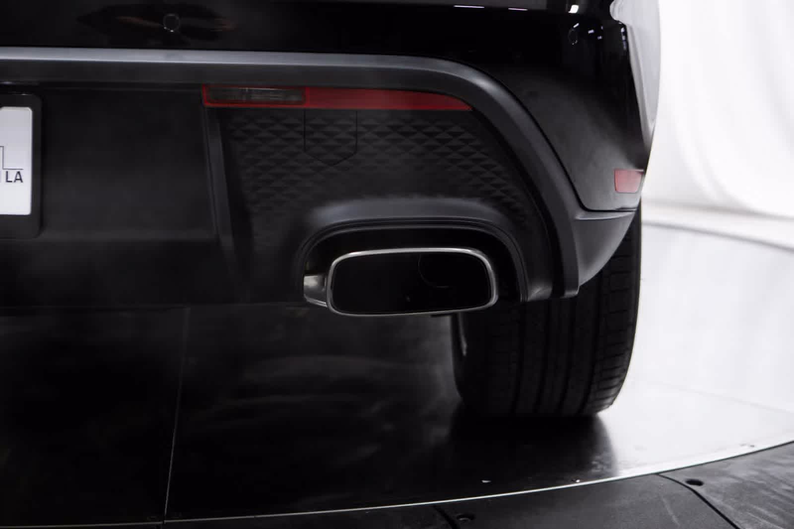 Thumbnail: 2026 Porsche Macan - 20