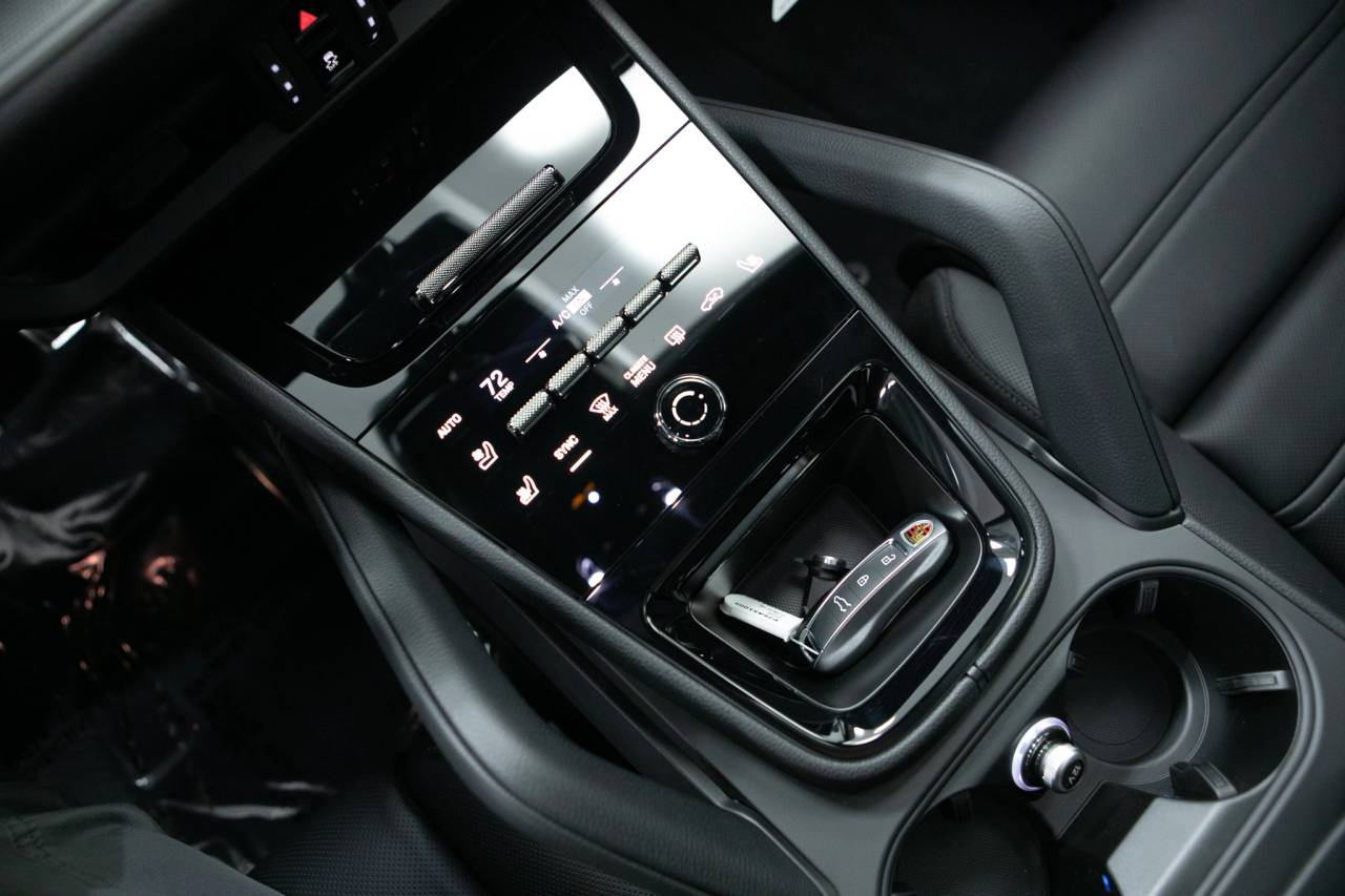 Thumbnail: 2026 Porsche  - 26