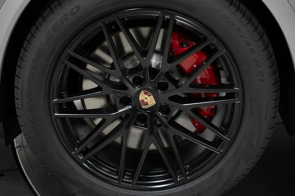 Thumbnail: 2025 Porsche  - 11