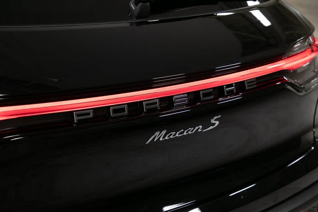 Thumbnail: 2025 Porsche Macan - 37