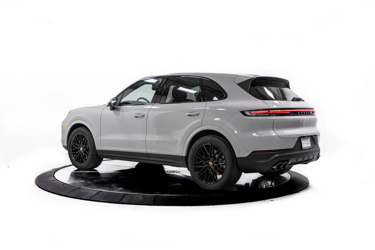Thumbnail: 2026 Porsche Cayenne - 3