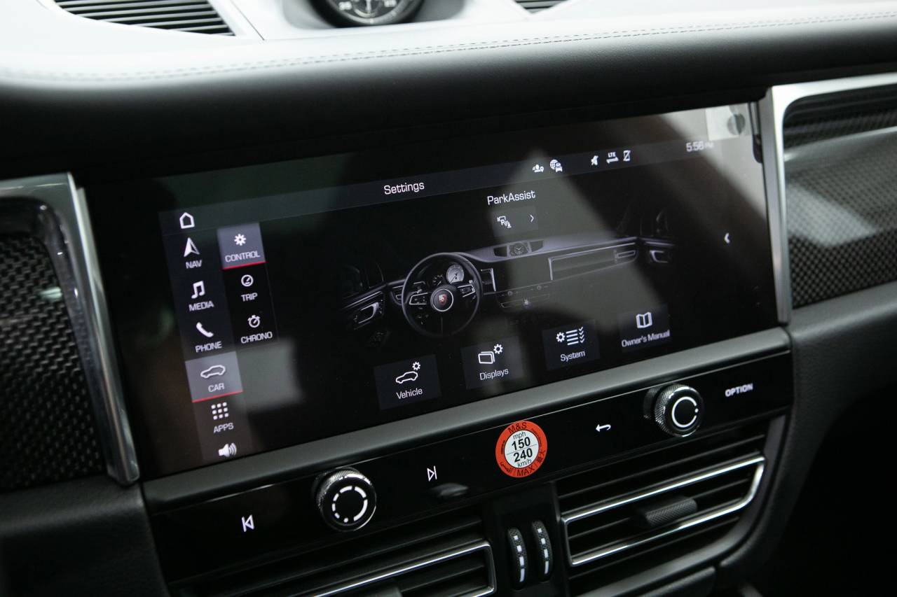 Thumbnail: 2026 Porsche Macan - 22