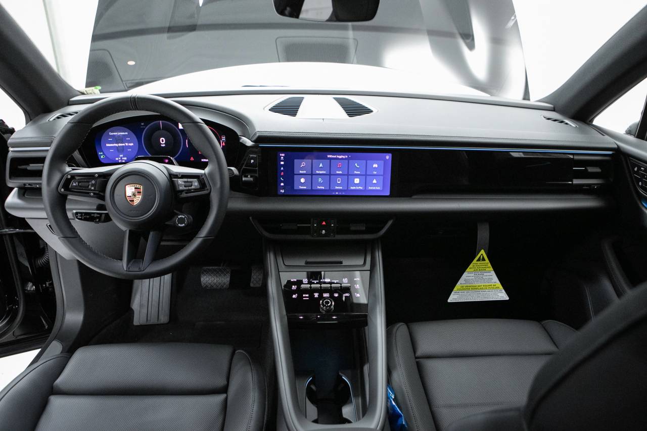 Thumbnail: 2026 Porsche Macan - 19