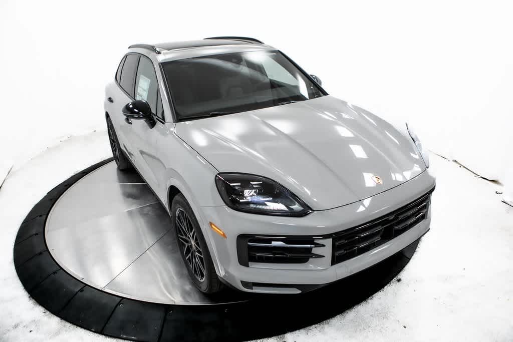 Thumbnail: 2025 Porsche Cayenne - 40