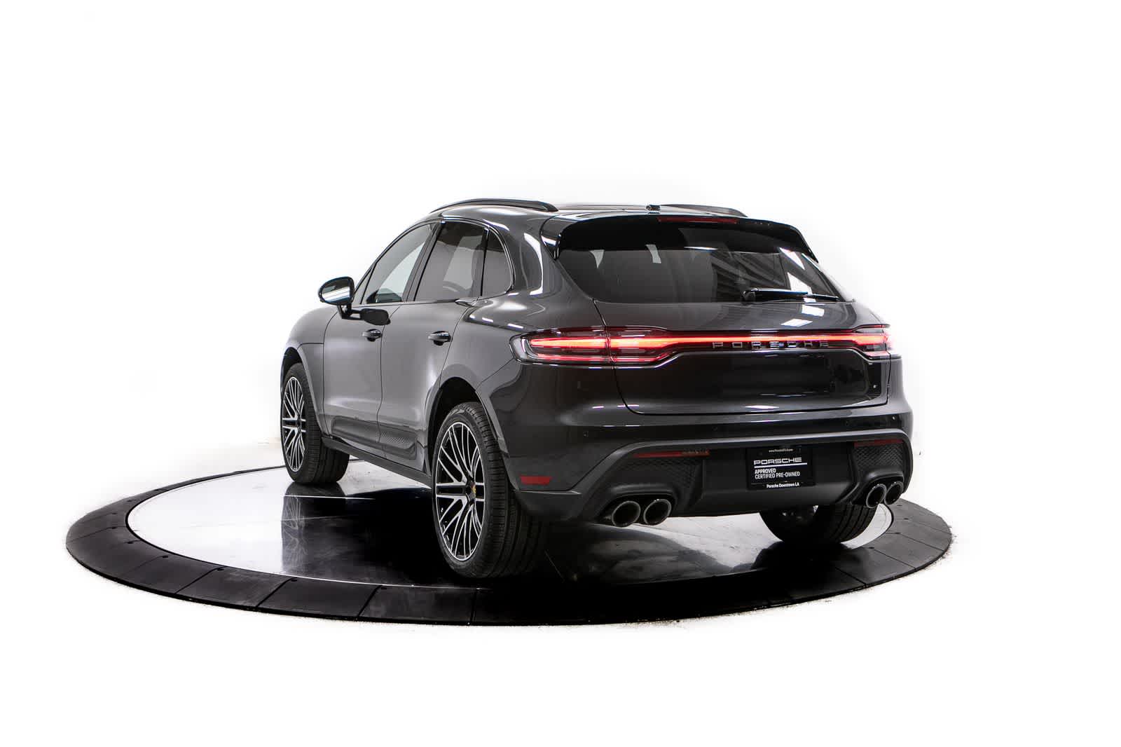 Thumbnail: 2026 Porsche Macan - 3