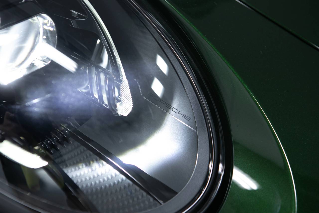 Thumbnail: 2026 Porsche 911 - 13