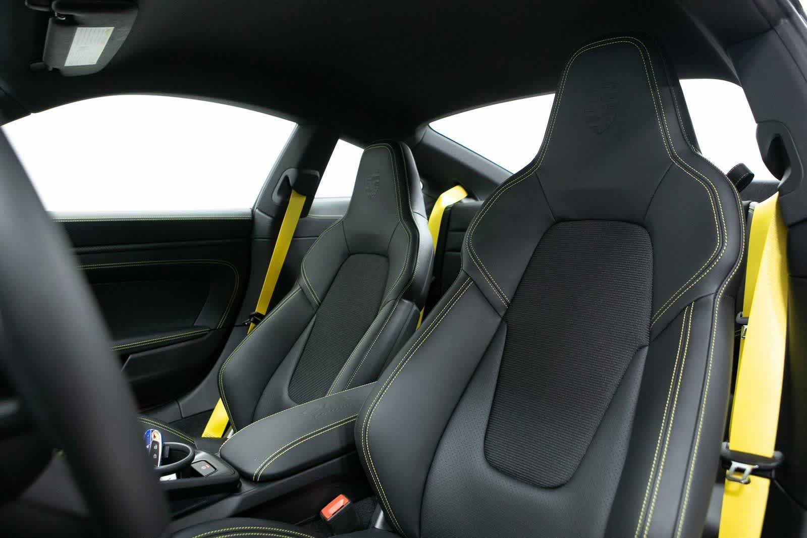 Thumbnail: 2025 Porsche 911 - 5