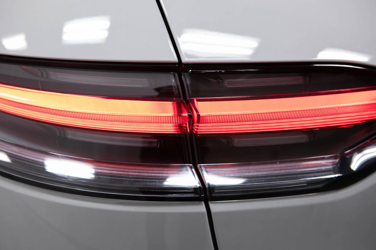 Thumbnail: 2026 Porsche Macan - 15