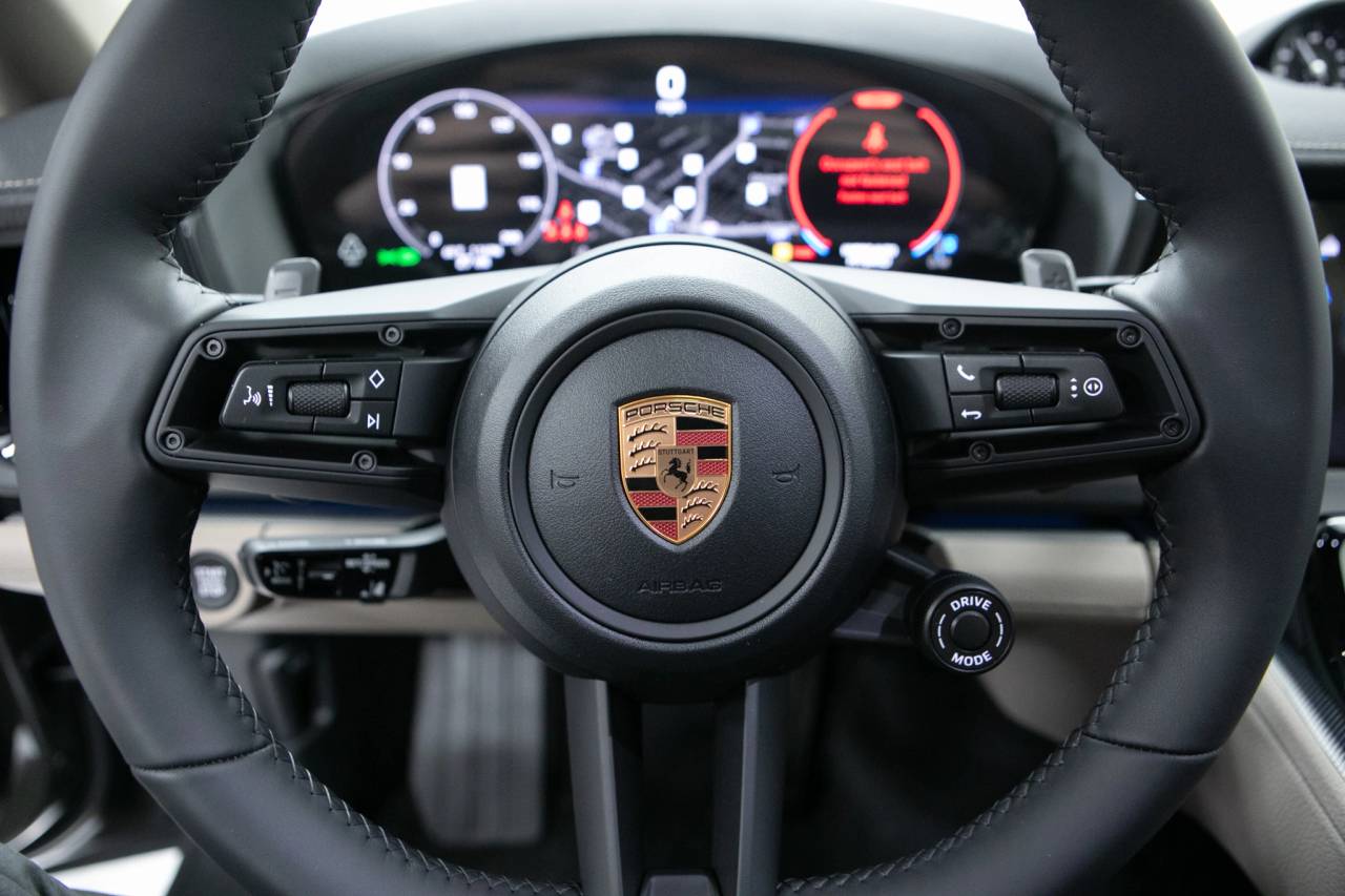 Thumbnail: 2026 Porsche Panamera - 21