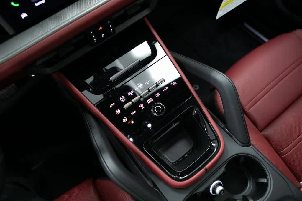 Thumbnail: 2025 Porsche Cayenne - 15