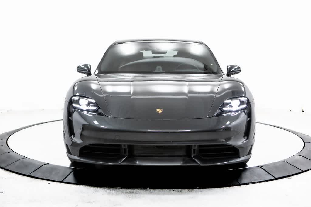Thumbnail: 2021 Porsche Taycan - 10