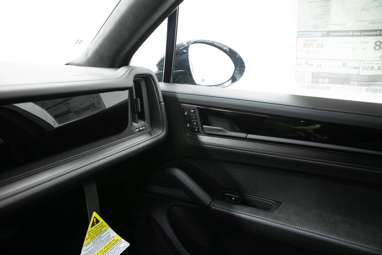 Thumbnail: 2026 Porsche Cayenne - 34