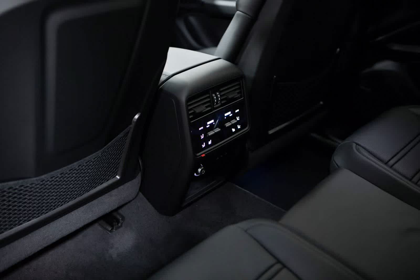 Thumbnail: 2025 Porsche Cayenne - 29