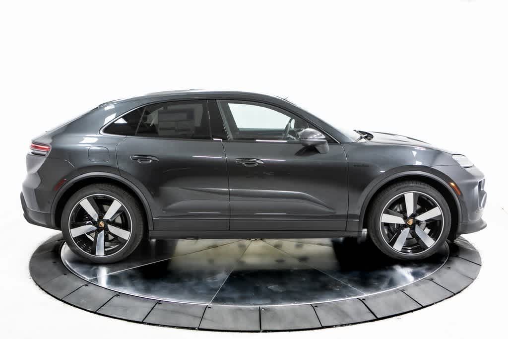 Thumbnail: 2025 Porsche Macan - 8