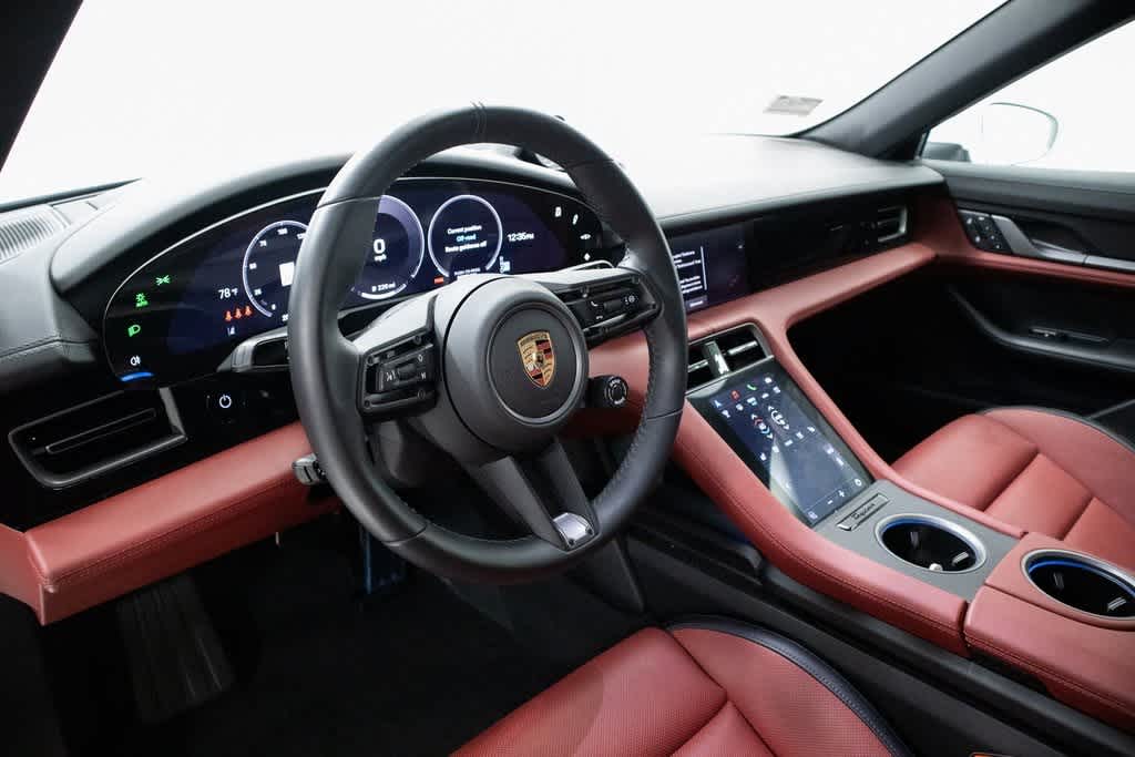 2025 Porsche Taycan 4S photo 4