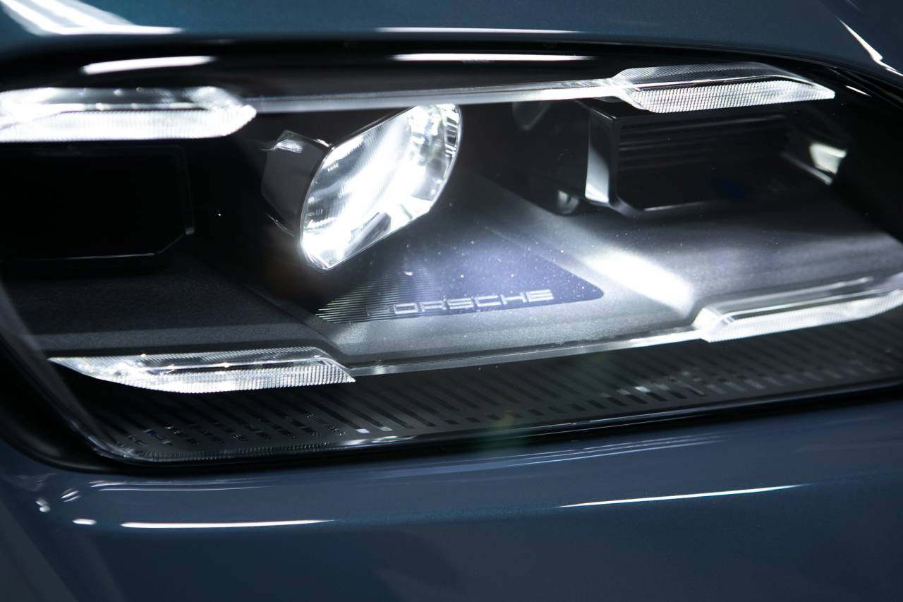 Thumbnail: 2026 Porsche Taycan - 13