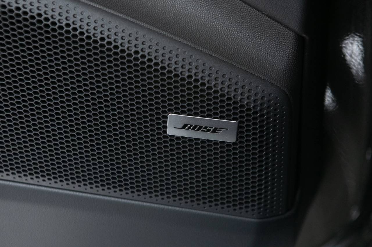 Thumbnail: 2025 Porsche Macan - 32