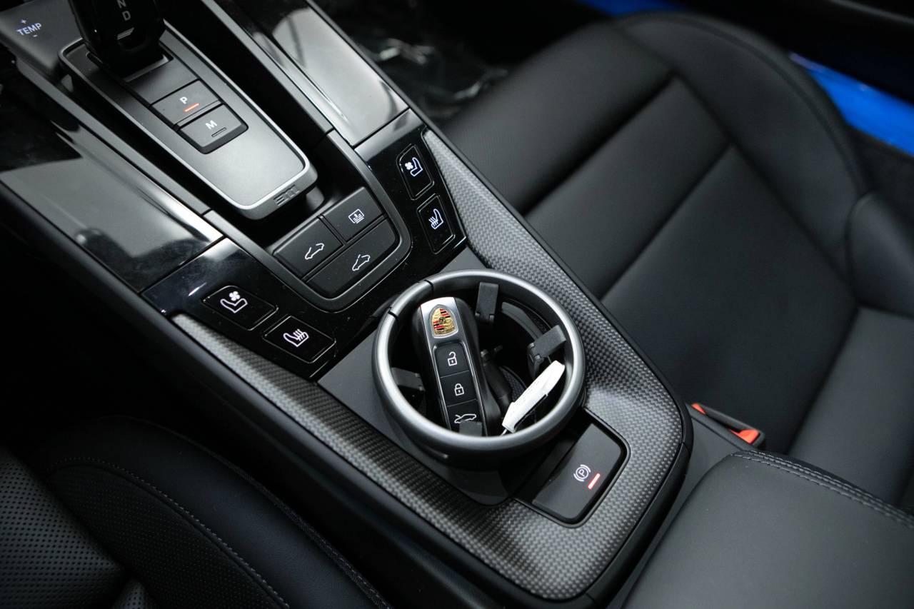 Thumbnail: 2026 Porsche 911 - 32