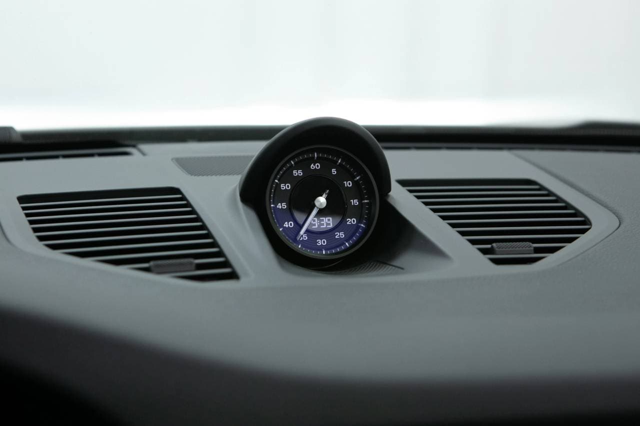 Thumbnail: 2026 Porsche 911 - 32