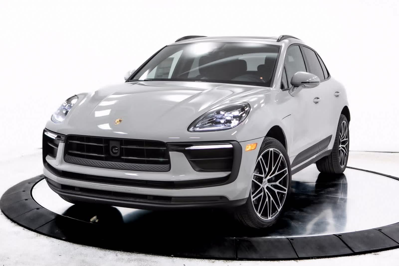 2025 Porsche Macan's photo
