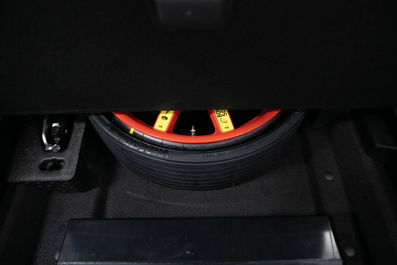 Thumbnail: 2026 Porsche Macan - 39