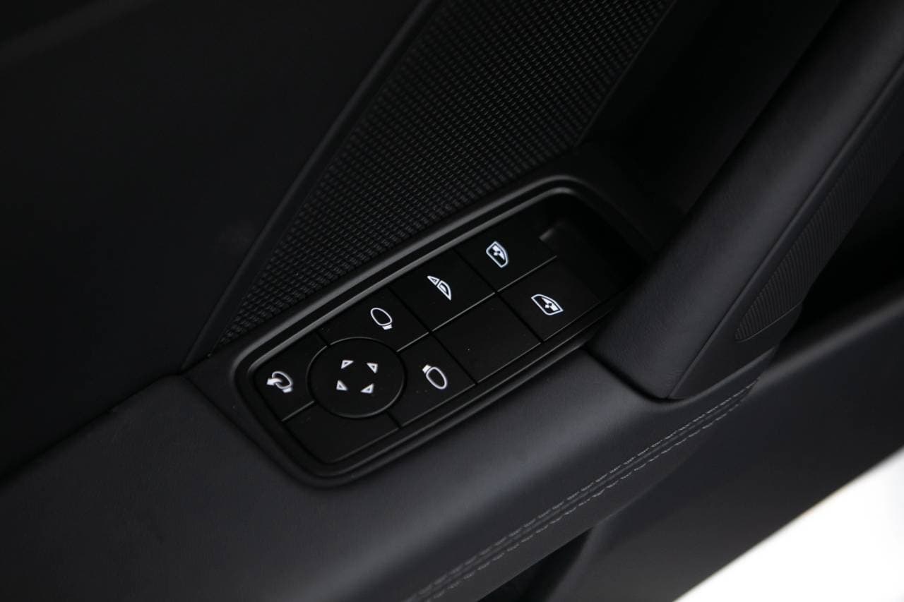 Thumbnail: 2026 Porsche 911 - 22