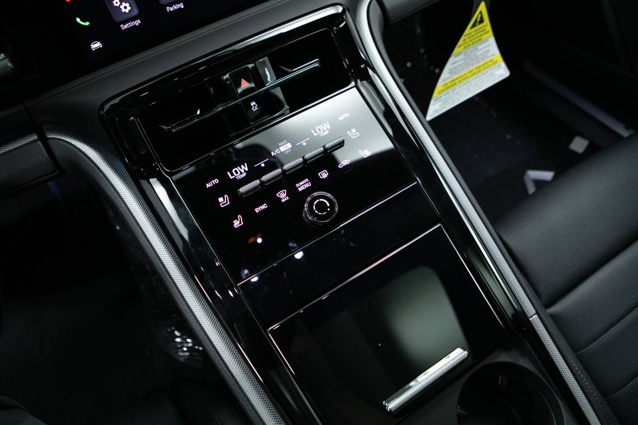 Thumbnail: 2025 Porsche Panamera - 23