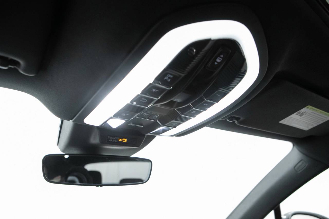 Thumbnail: 2026 Porsche Macan - 30