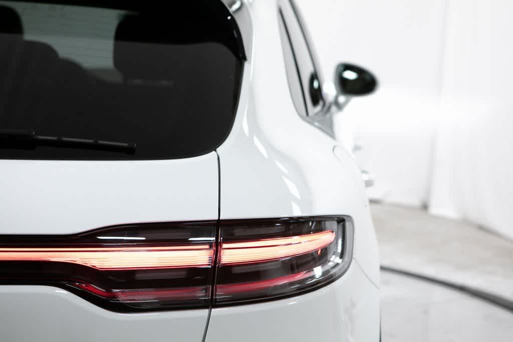 Thumbnail: 2025 Porsche Macan - 39