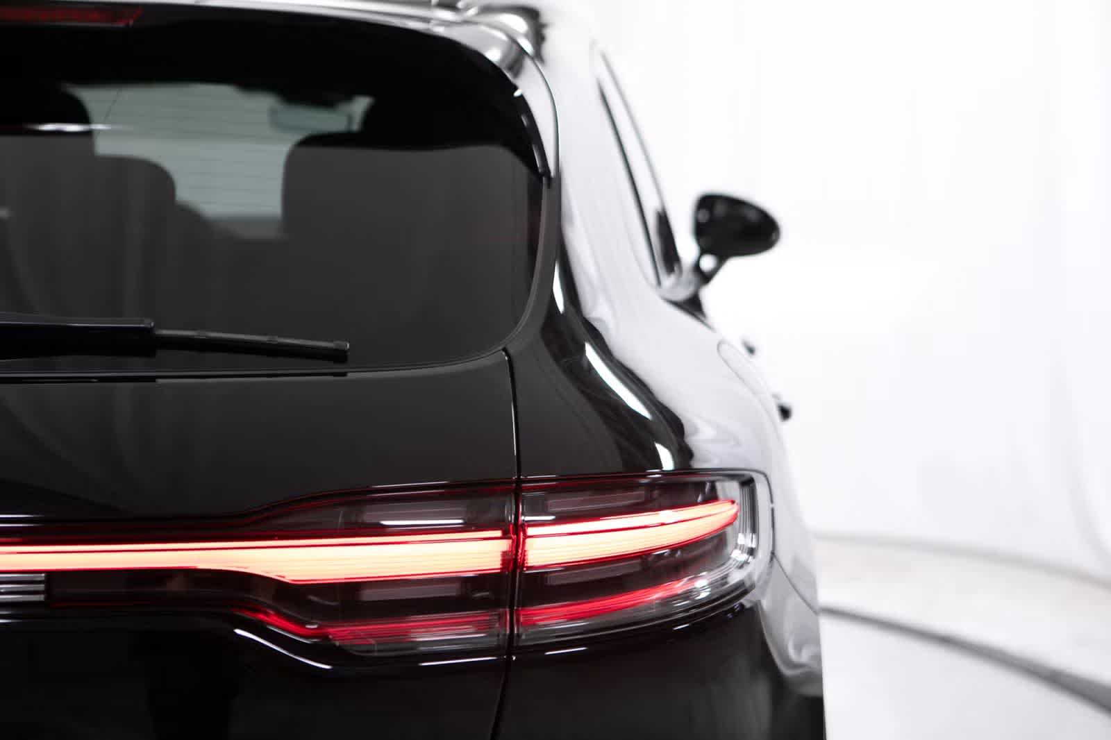 Thumbnail: 2026 Porsche Macan - 21