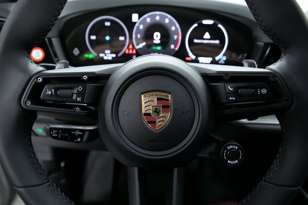Thumbnail: 2025 Porsche  - 14