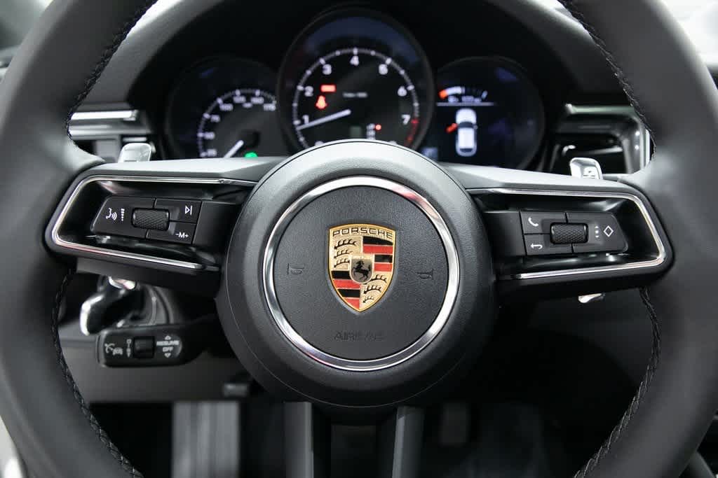 Thumbnail: 2025 Porsche Macan - 9