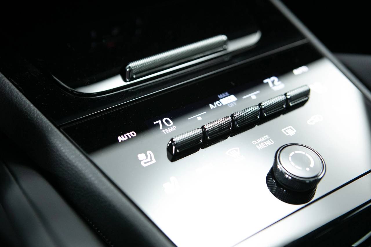 Thumbnail: 2026 Porsche Cayenne - 29