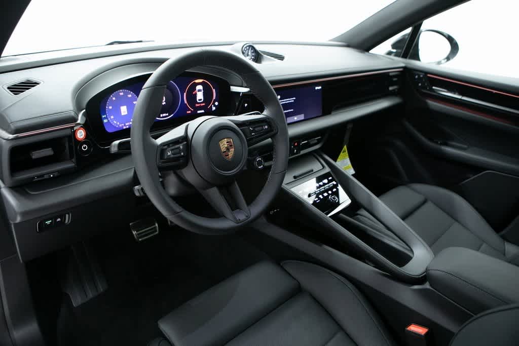 Thumbnail: 2025 Porsche Macan - 4