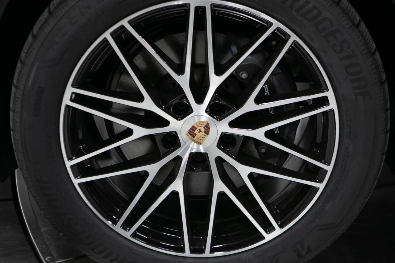 Thumbnail: 2026 Porsche  - 11