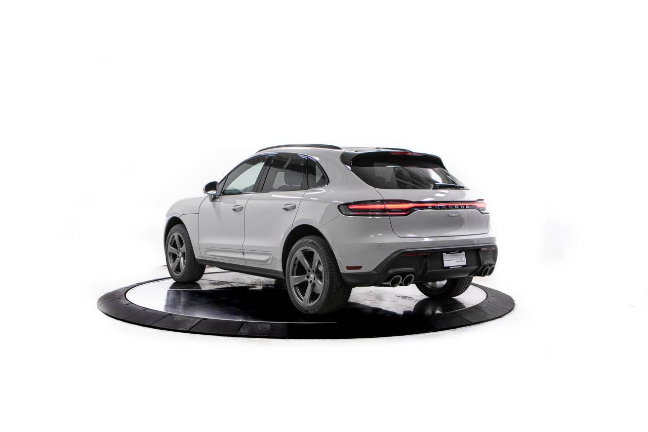 Thumbnail: 2026 Porsche Macan - 3