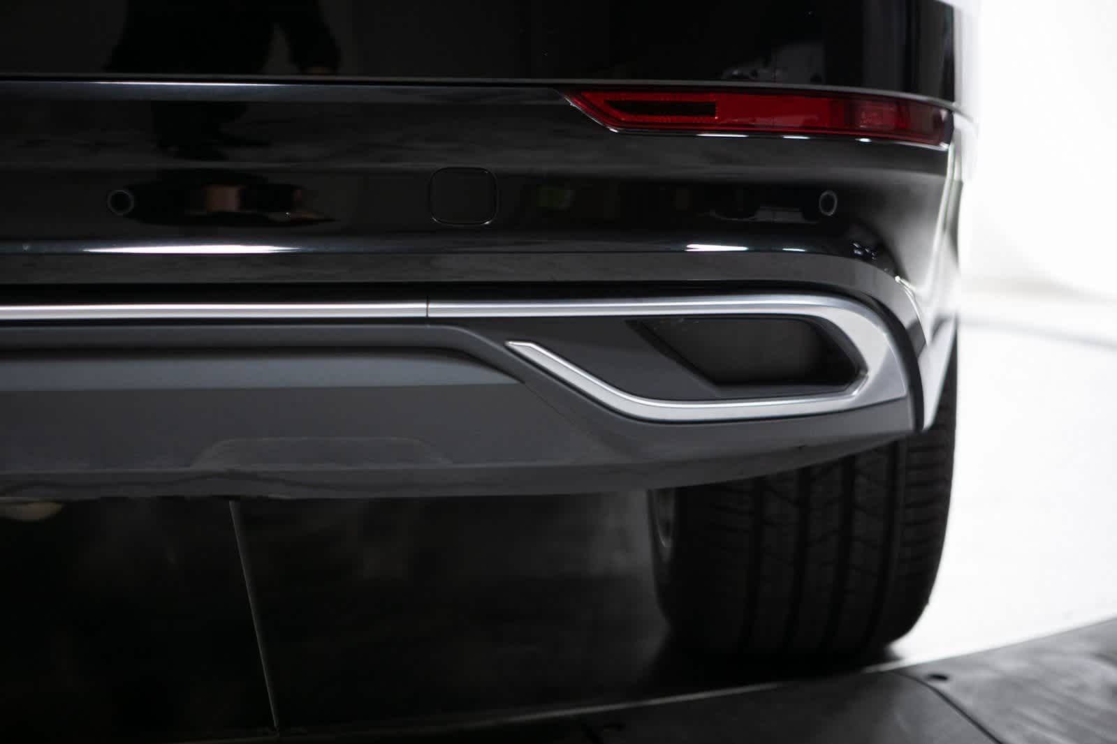 Thumbnail: 2022 Audi Q8 - 32