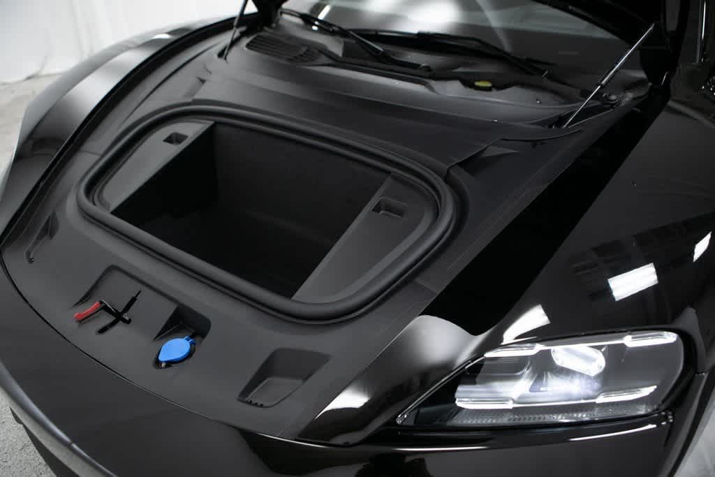 Thumbnail: 2025 Porsche Taycan - 17