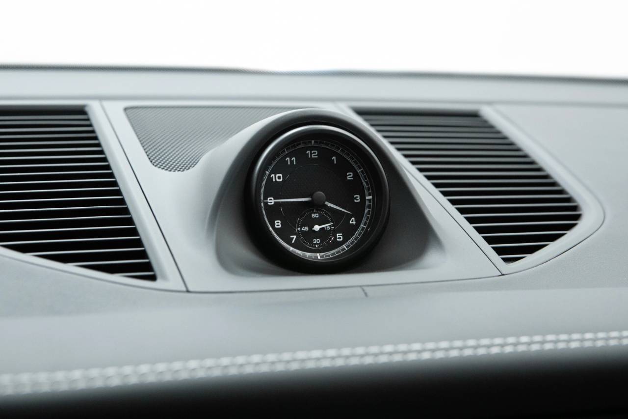 Thumbnail: 2026 Porsche Macan - 33