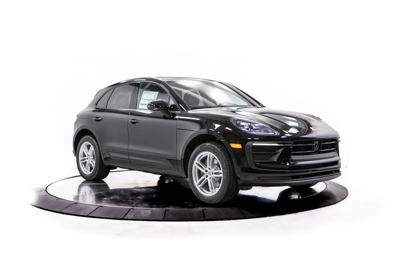 Thumbnail: 2026 Porsche Macan - 9