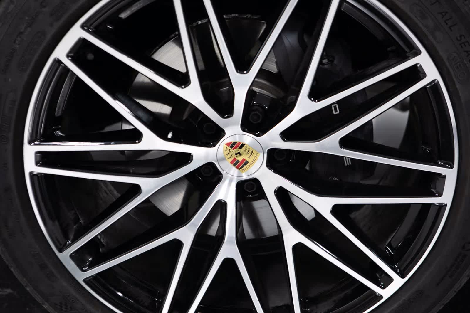 Thumbnail: 2026 Porsche Macan - 11