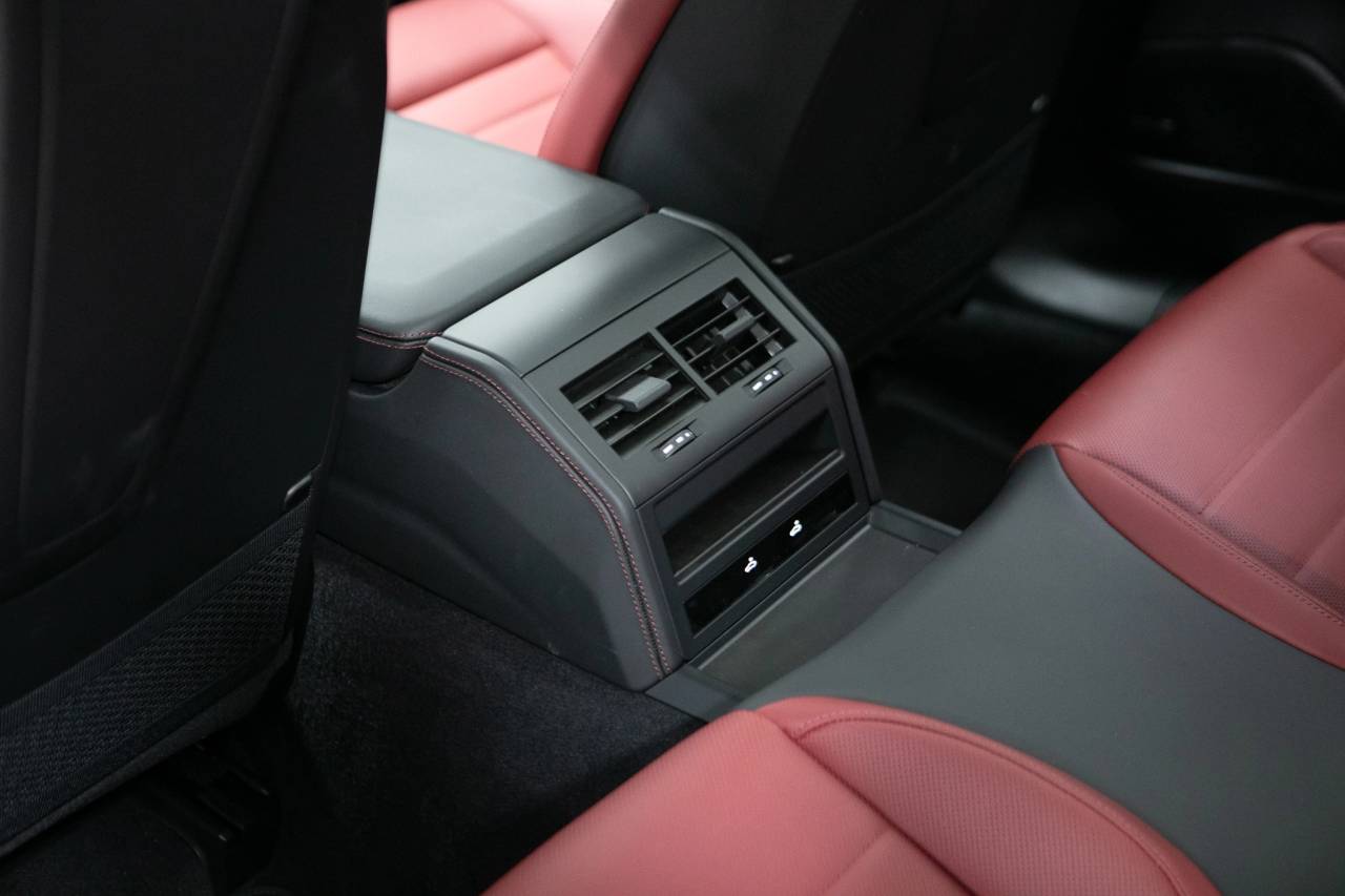 Thumbnail: 2026 Porsche Panamera - 35