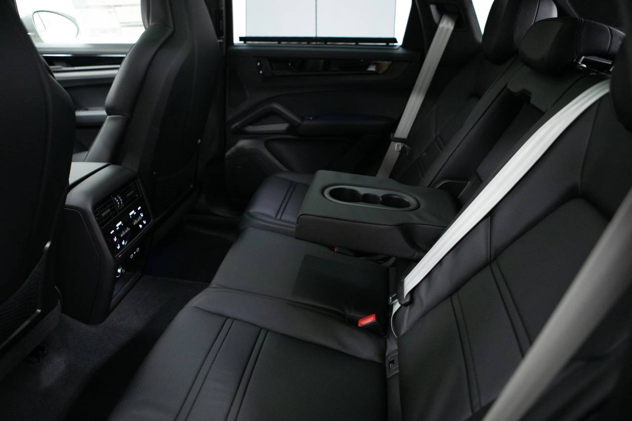 Thumbnail: 2026 Porsche Cayenne - 38