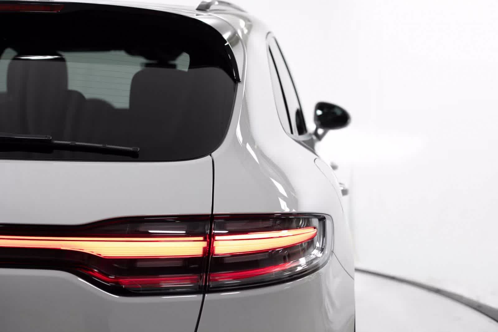 Thumbnail: 2025 Porsche Macan - 38