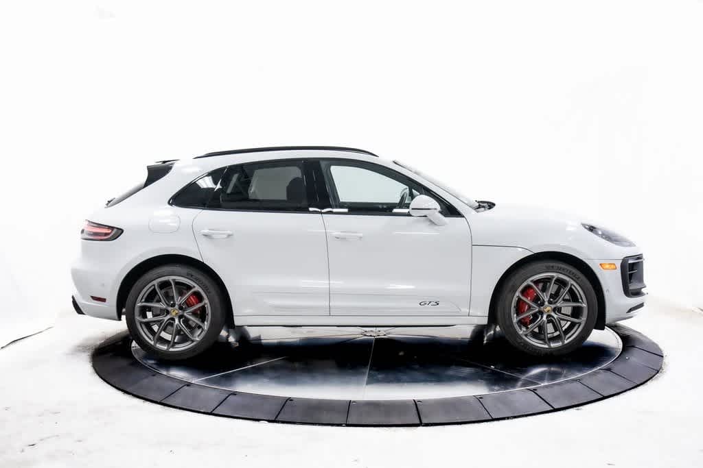 Thumbnail: 2024 Porsche Macan - 8