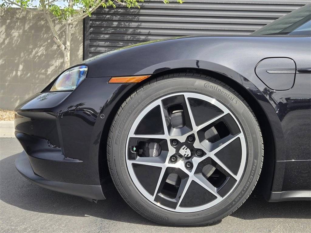 Thumbnail: 2025 Porsche Taycan - 9