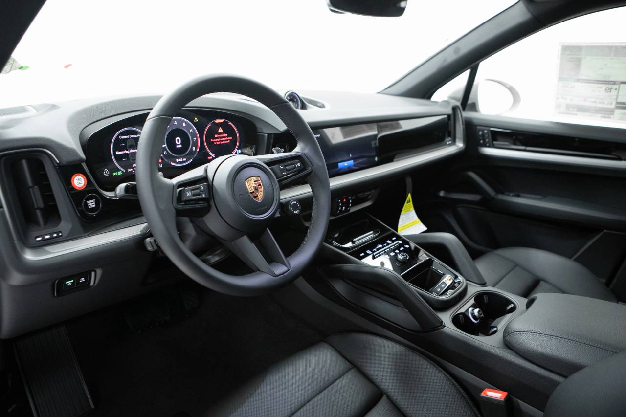 Thumbnail: 2026 Porsche Cayenne - 4