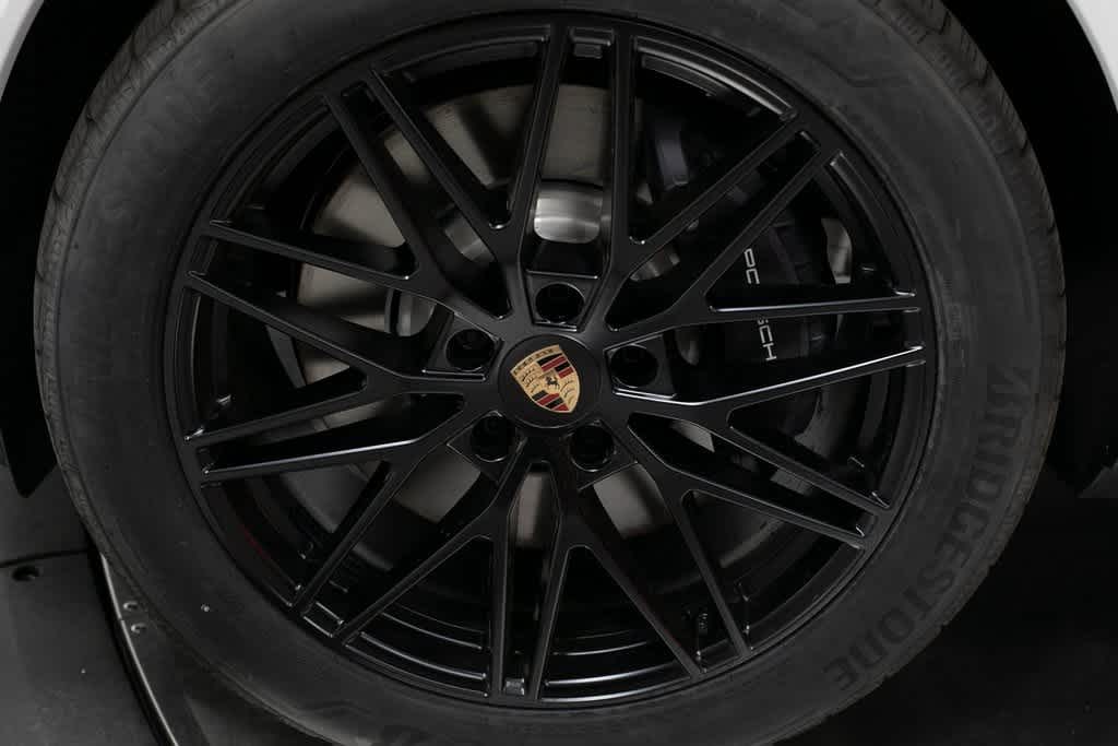 Thumbnail: 2025 Porsche  - 11