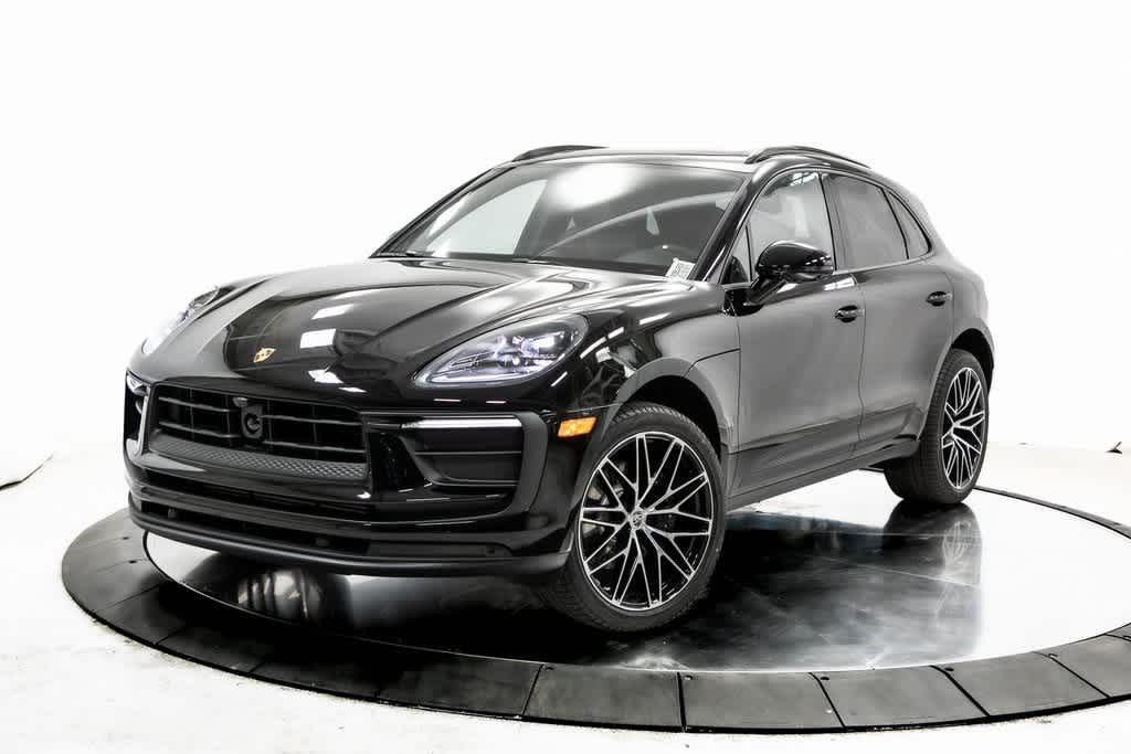 Thumbnail: 2025 Porsche Macan - 1